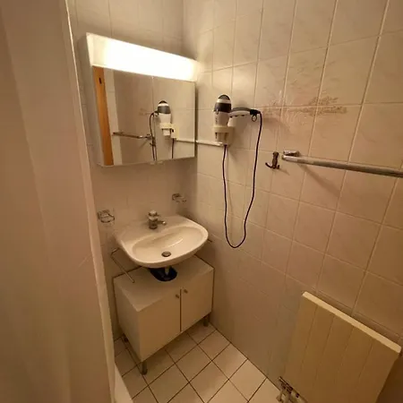 Refuge In Thermal Bath Complex * אוברונאז