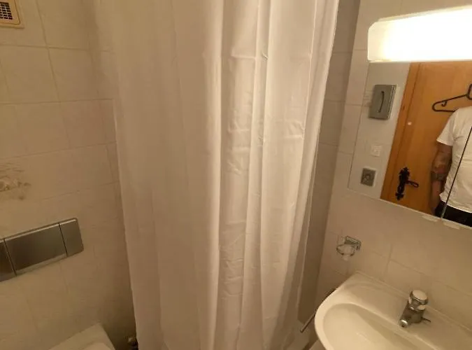 Refuge In Thermal Bath Complex *